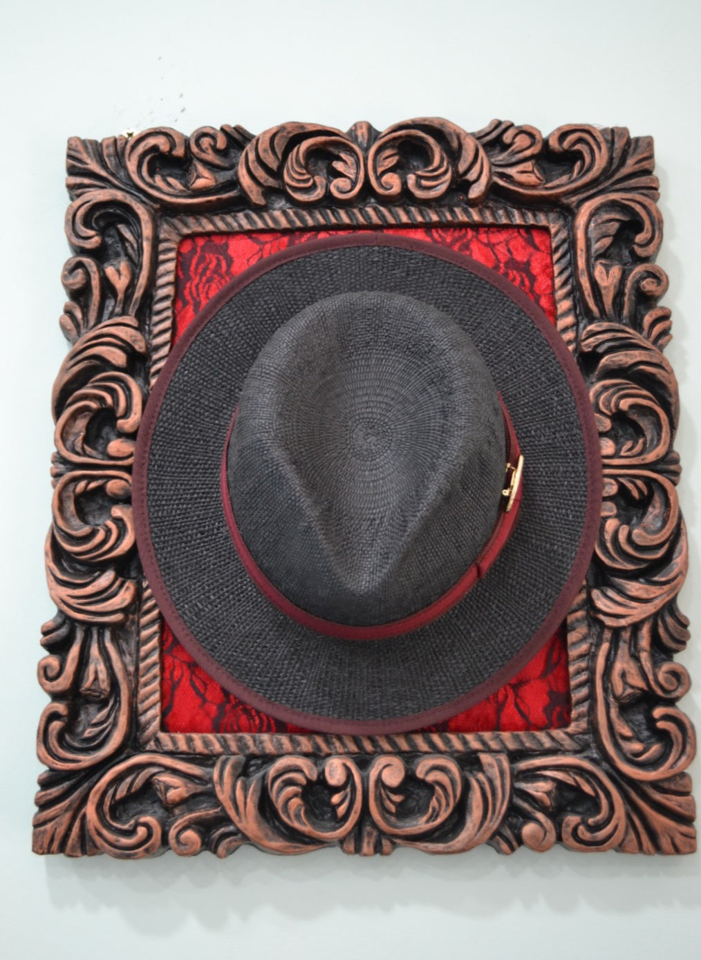 Cappello fedora di paglia nero