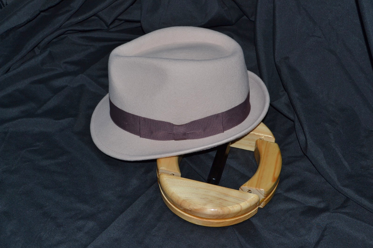 Cappello trilby being
