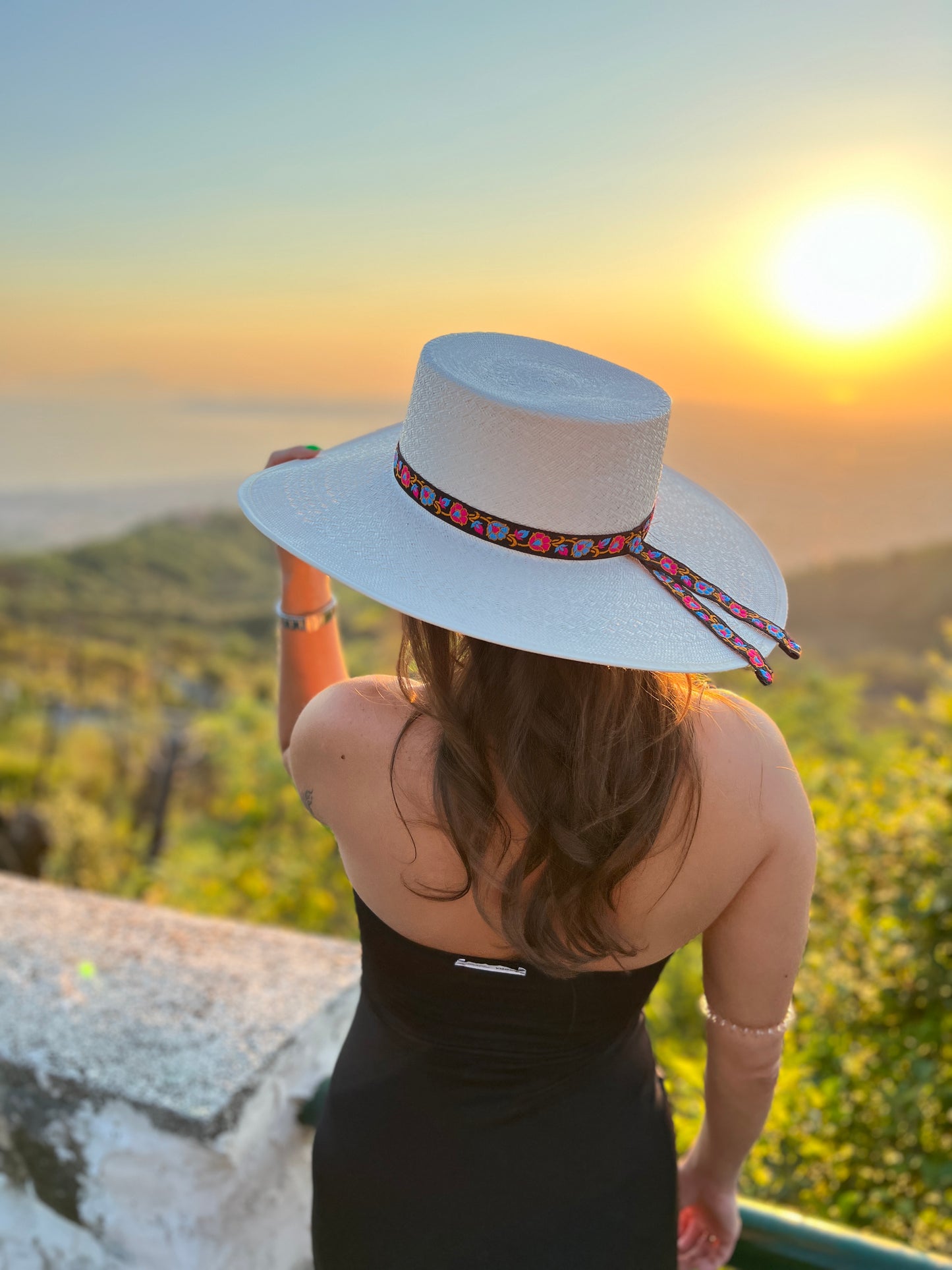 Cappello di paglia bianco
