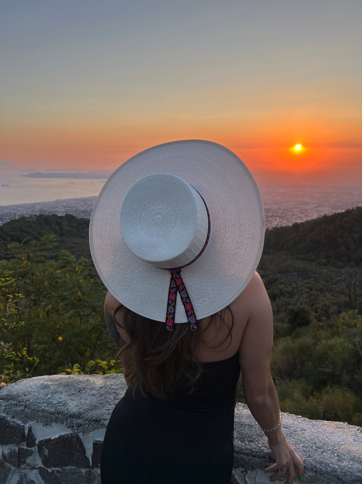 Cappello di paglia bianco
