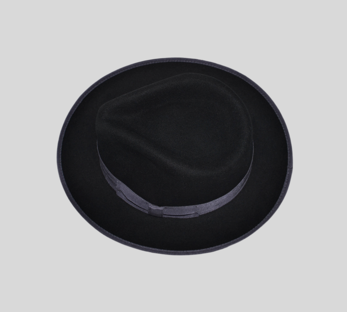 Cappello Fedora a tesa corta con fascia grigia
